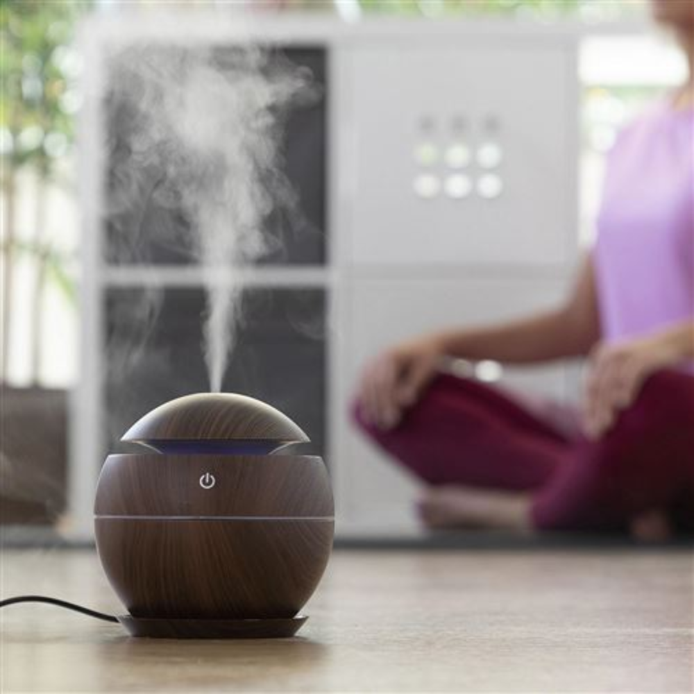 Diffuseur ZenAroma de Les Visionnaires pour la beauté et la santé, avec design élégant et diffuseur d'huiles essentielles.